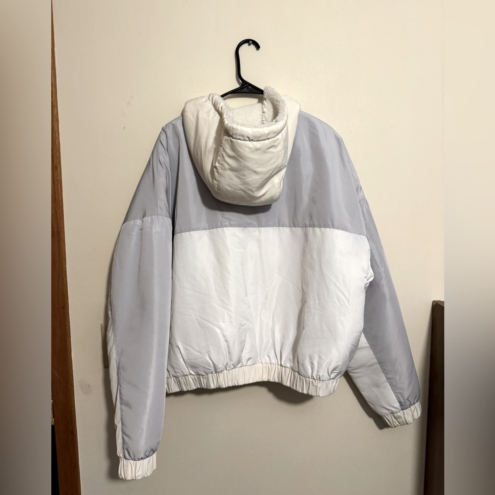Alo Yoga Duality Reversible Sherpa Jacket - Picture 2 of 4